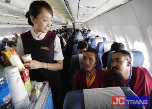 11日西寧機(jī)場(chǎng)開通拉薩空運(yùn)航線